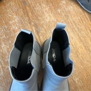 Soda Slip-On Chelsea Boots in Light Gray